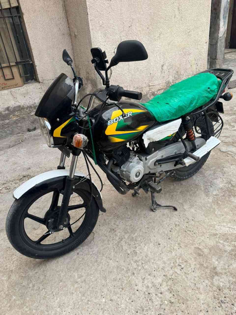 السلام عليكم بوكسر كلاسك لبيع موديل 2023 دراجه مكفوله كفاله عامه فقط قبق التفيلس مفتوح لا اكثر ولا اقل دراجه ما جنايه الله شاهد رقم بغداد عربي تحويل ثاني يوم مكاني دوره ابو دشير السعر مليونين وبيه مجال حك جايه الهاتف***********📍
