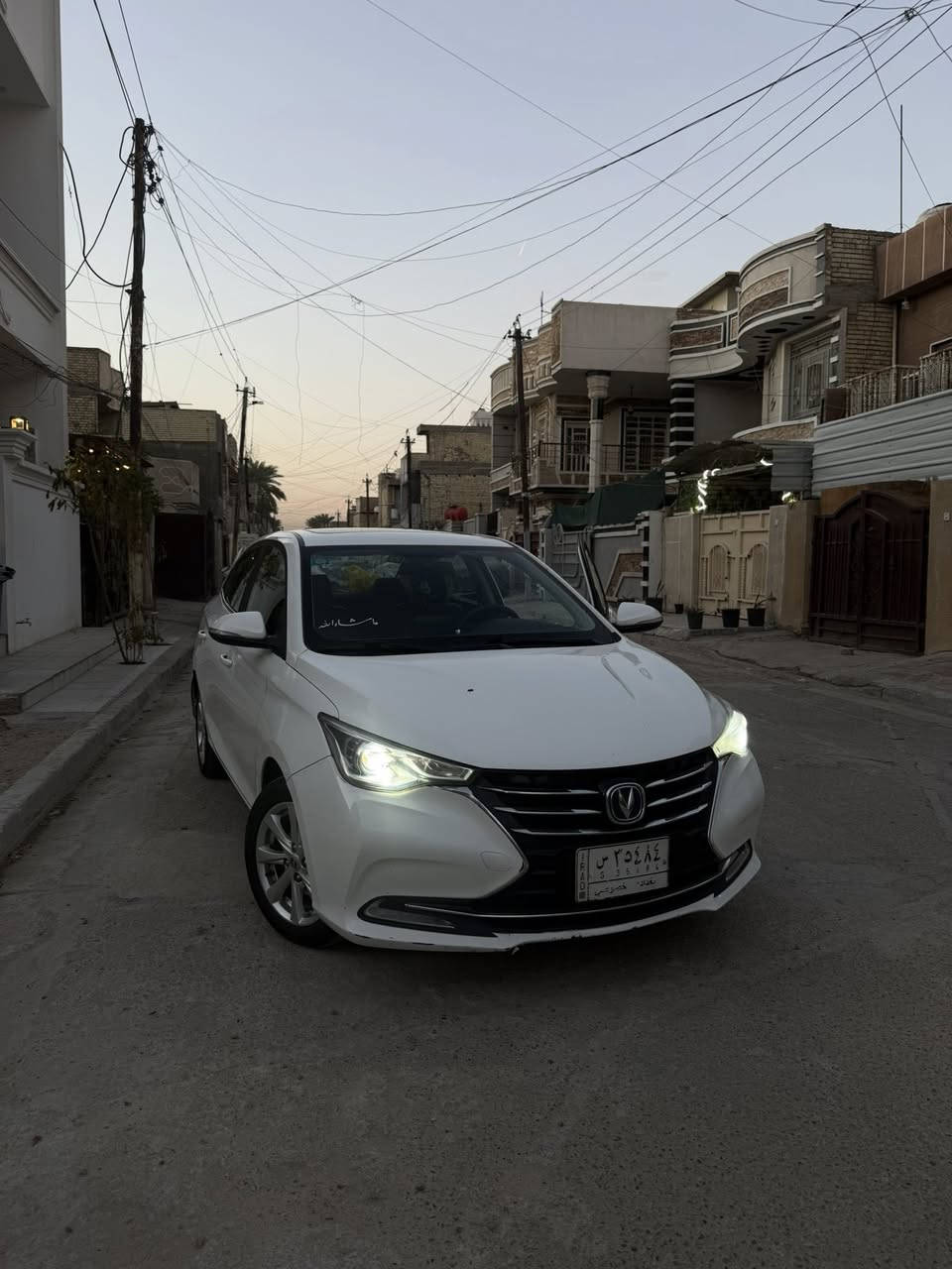 شانجان السفن 2023 السيارة ما شاء الله خير من الله قطرة صبغ مابيها فقط هاي الطخات الي موضحة بالصور مكينة وكير مكفولات السيارة مشامة البانزين عادي السيارة عليه منضومة زنون اصليات وبيه (منضومة غاز ) والسيارة مداريها واي نقص مابيها تجي وتشوف بعينك احلى من الصور السيارة حرة  السيارة ماشية 116 الف تجي وتشوفها وتدلل
*********** واتساب
