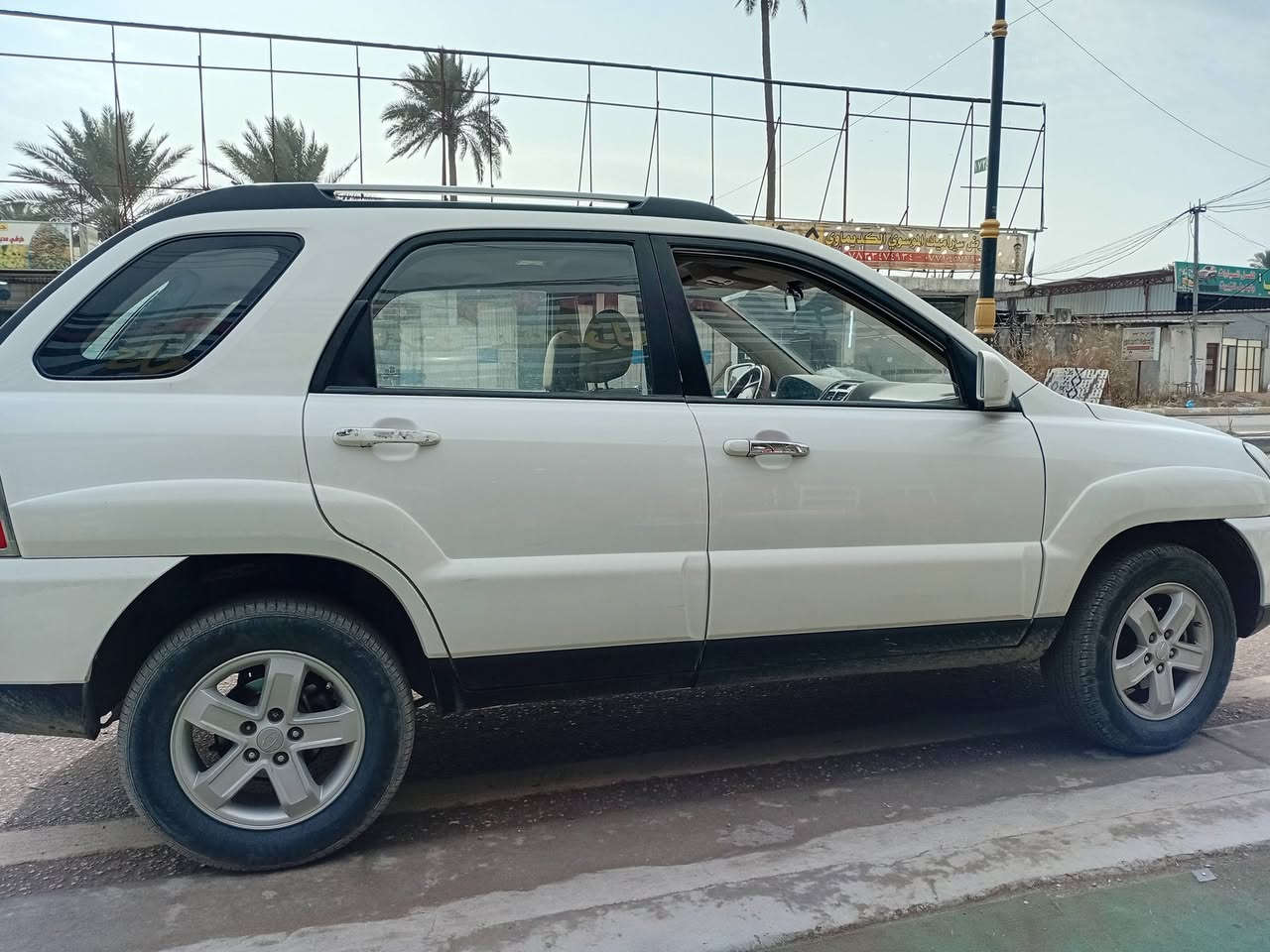 سيارة موديل ٢٠١٠
اربعه دسك 
داخل صاج خليجي 
حساس
رقم الهاتف
***********
 كربلاء
السعر 120 وبيها شوية مجال للشراية
