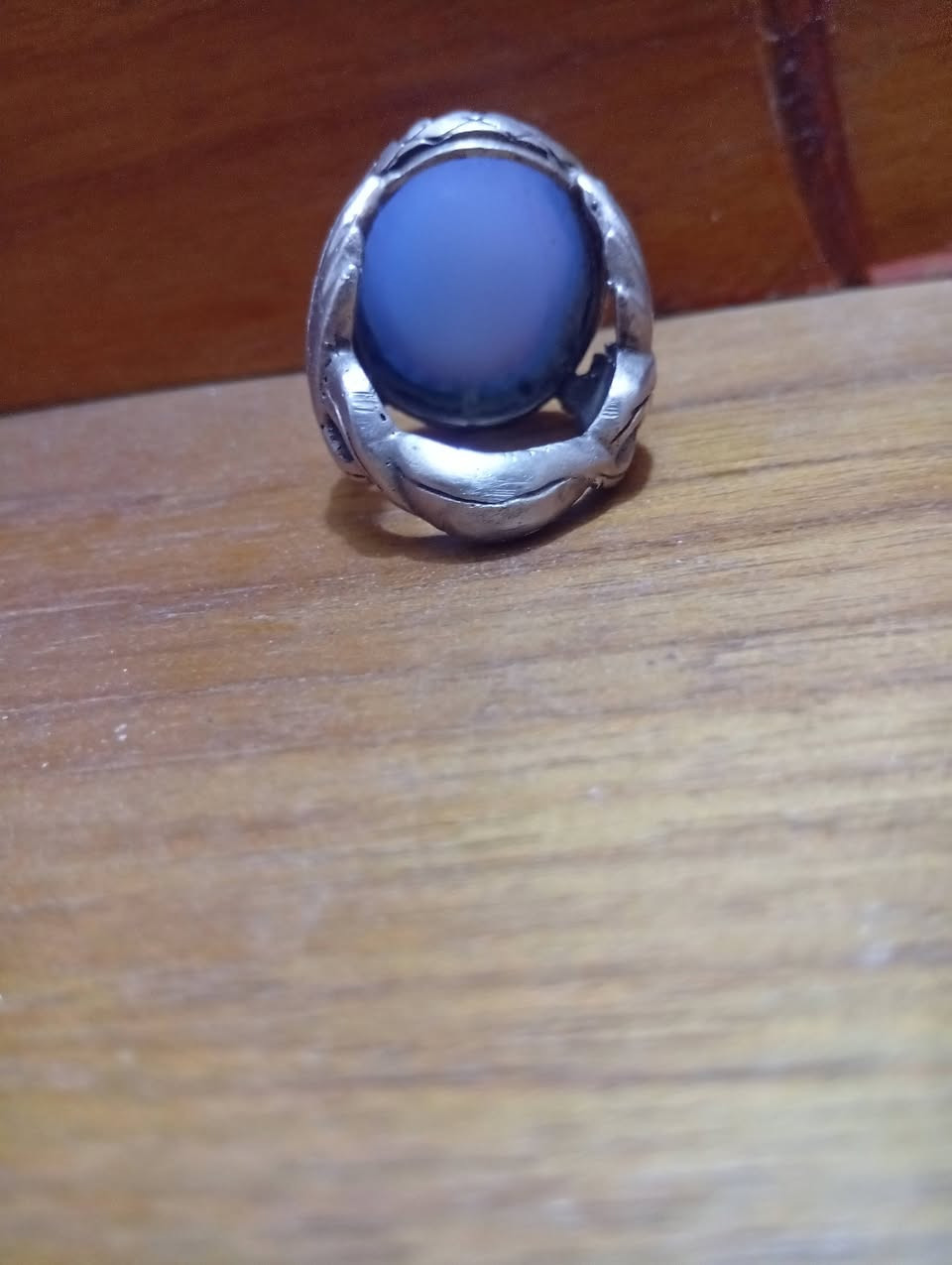 سلام عليكم محبس للبيع بس خشن كلش خشن  ماعرفه فضه لو حديد السعر 40وبي مجال المكان  النجف المكرمه يم سوك المسكف مراسله خاص او واتساب ***********
