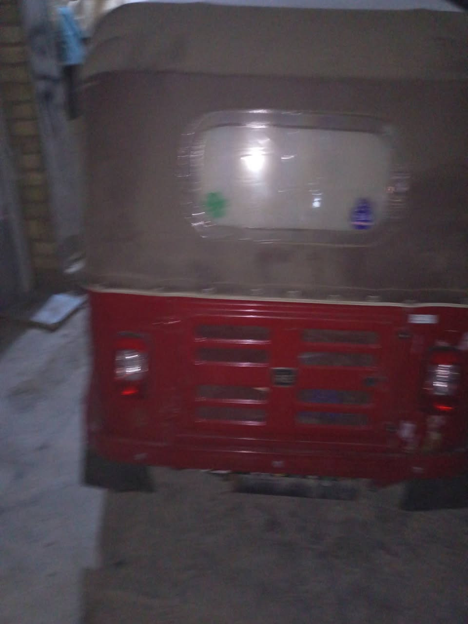 السلام عليكم تكتك للبيع 18 تكتك رقم و سنويه بسمي تحويل ثاني يوم  تتكك خير من الله سعر 5 ونص مكاني بغداد مدينه الصدر رقمي ***********
