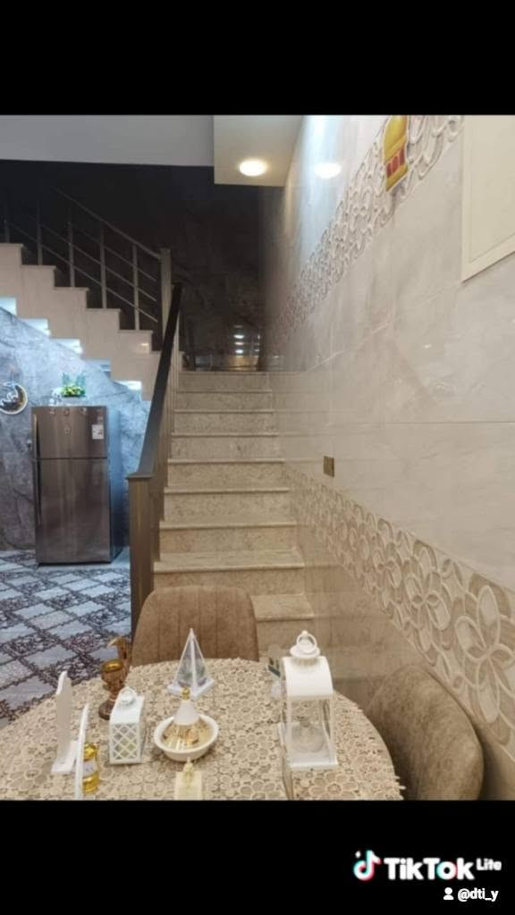 بيت للبيع حي المهندسين طابقين بناء درجه اولى المساحه 105م للاستفسار الاتصال بمكتب الحيدري او مراسله الصفحه ***********
