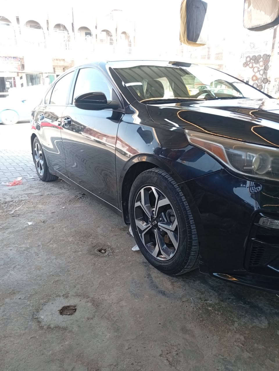 السلام عليكم من رخصت الادمن فورتي موديل 2020 السياره جديده لوك ماشيه 83 الف بدون ايرباك قطعتين صبغ فقط 
وصور الحادث ويه الصور للبيع فقط والباقي كفاله عامه نص فول السياره للبيع فقط وسعرهه 127 وبيهه مجال مكان السياره بغداد البياع حي المواصلات وبسمنه سياره تحويل مباشر واي استفسار على رقمي *********** كرار
