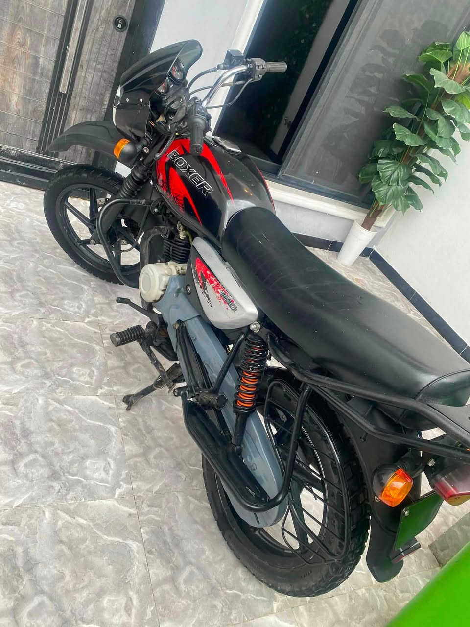 للبيع او مراوس شعندك نزل
سلام عليكم بوكسر جبلي موديل 2023 نازله بل ٢٥ 
دراجه مكينه خرسه ماشا الله متسمعلهة حس دراجه بدون اوراق ضاعن اكفلك سرقه ومكاتبه بيهة نقص الصفاحيه اليسره والبريك الخلفي يرادله تعيار السعر ١٢٠٠ وبيهة مجال او مراوس شعندك نزل الرقم ***********

