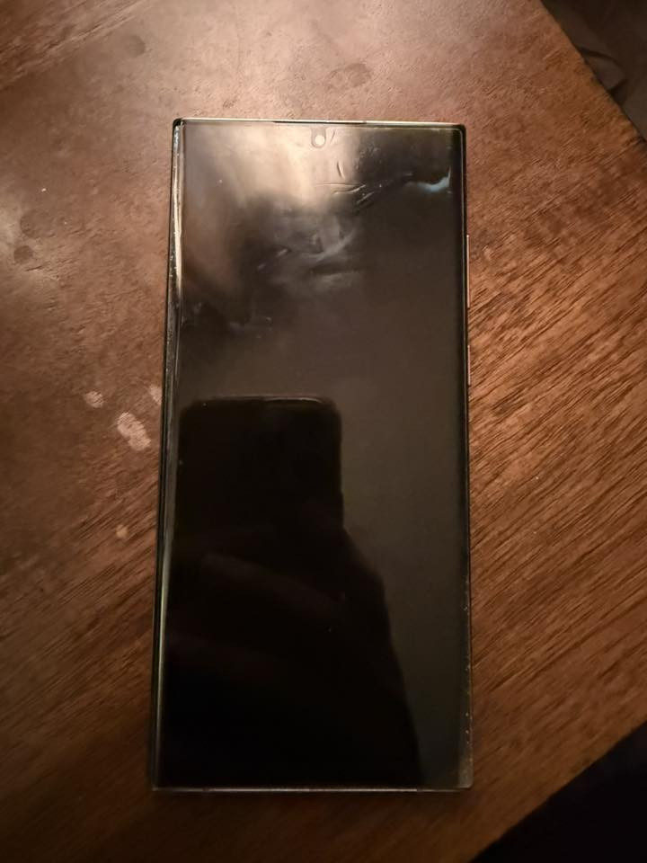 السلام عليكم يا طيبين  عندي كلاكسي اس ٢٢ الترا ذاكره ٥١٢  يجي عربي انكليزي الاعدادات مالته فقط بي فطر بالظهر مثل ما موضح سعره ٦٠٠ الف ❤️❤️


**إذا كنت صاحب هذا الإعلان وتريد حذفه لأي سبب، رجاءا أرسل رسالة إلى الدعم الفني**