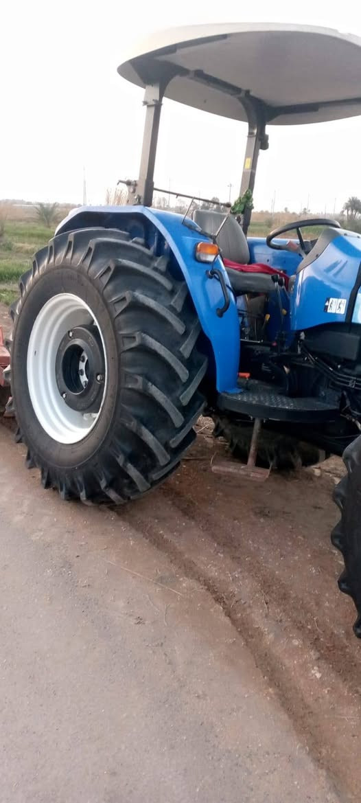 السلام عليكم مكينه نيهولند للبيع مديل 2019 حره رقم نجف تحويل للستفسار ***********
