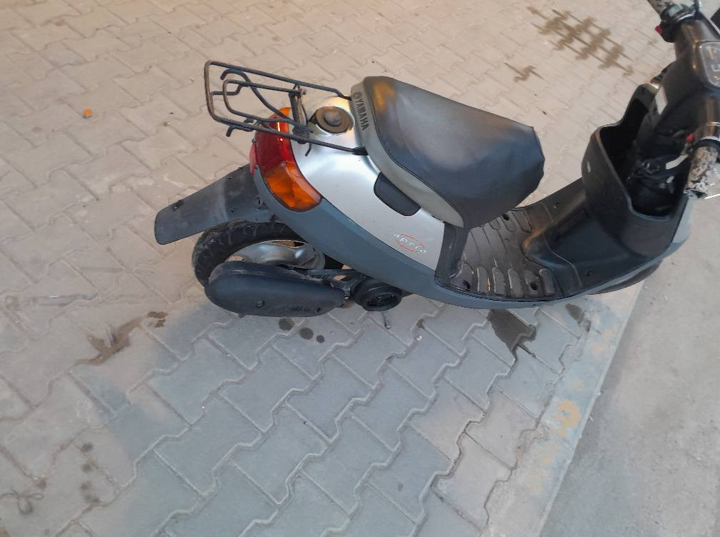 السلام عليكم مرخصة مدير الكروب المحترم دراجة بطه موديل ٢٠٠٣سلف شغال كهربائيات شغاله مجفته مرة كفرات اصليه مكينة ناعمه الشراي يتصل مكاني كربلاء قرب المعارض الجديده ***********زوج تايرات جدد اشاير شغاله لايت زنون السعر ٤٠٠وبيه مجال حك الجيه
