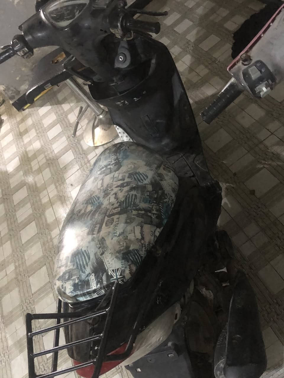 دراجة ماكس للبيع
نقصها كهربائيات بس 
تشتغل هندر مو سلف 
مكاني الناصرية المركز 
السعر خاص 
***********
