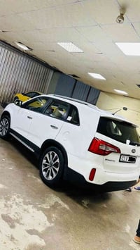 سورنتو 2015 خليجي  فول عده فتحه وجنطه  مري شفط  دخول ذكي  ترحيب عند ال...