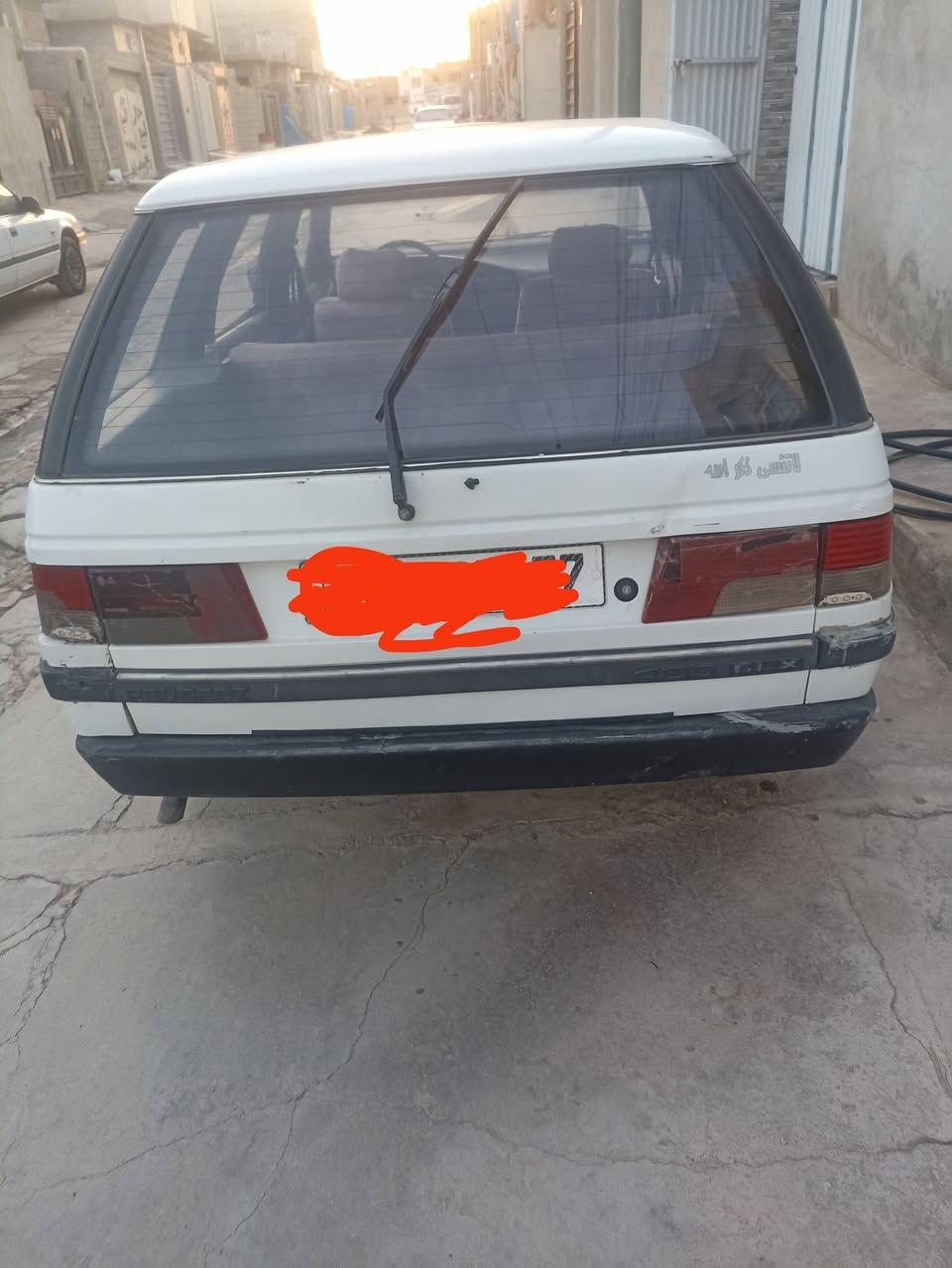 سياره بيجو للبيع 405 شرط ربع واحد ماتصرف عليه جاهزة ***********
