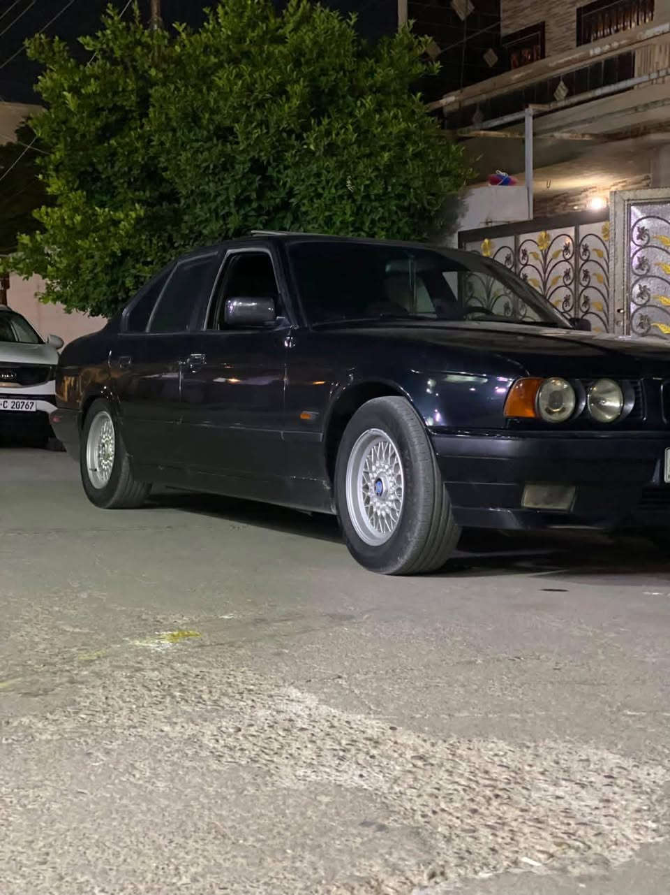 سلام عليكم شباب 
بي ام 525 موديل 1995
 رقم سليمانيه مكينه كبس 
مكان سياره كركوك 
رقم ***********  سعر 85 بيها مجال
