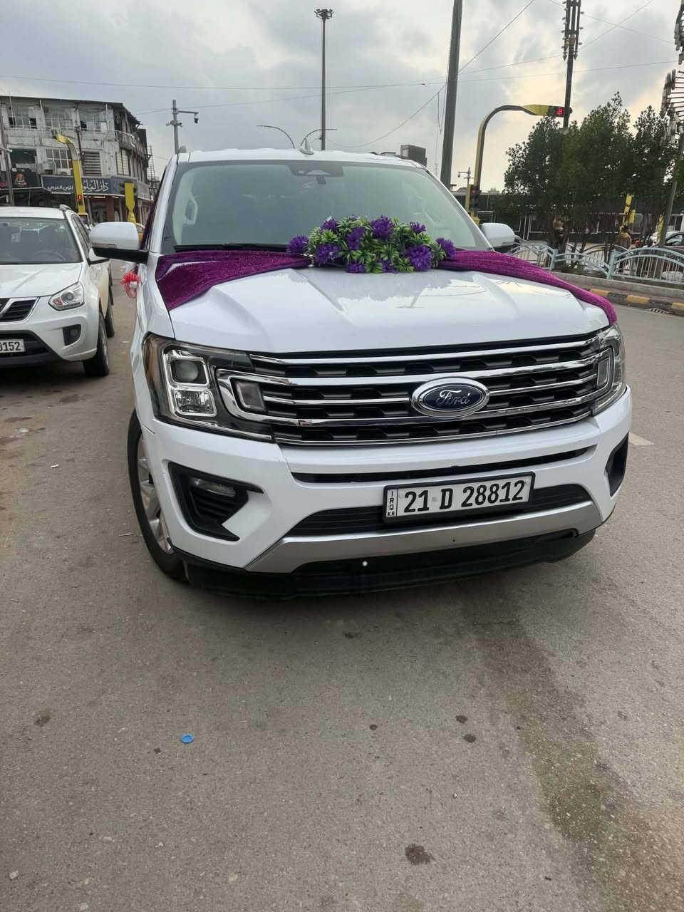 فورد اكسبدش2020 XLT
🟢 Ford Expedition 2020 Xlt MAX

حجم المحرك V6 سلندر (3.5L) تون توربو
عداد المسافة60000 ميل  
عدد المقاعد 7 راكب

🔴 المواصفات : فول عدا الفتحة
بصمة تشغيل - بصمة ابواب- تشغيل عن بعد- صندوق شفط كهربائي- رادار امامي (تحديد مسار)- رادار جانبي (نقاط عمياء)
رادار خلفي (التحذير من الاصطدام) -تحكم وضعيات القيادة Drive modes - شاحن موبايل Wireless 
كشنات جلد- كشنات تدفئة+ تبريد
كشنات خلفية تدفئة 
سستم سماعات Bang&Olefsen
تحكمات - اوتو بارك Auto Park - اوتو ستارت Auto Start
اوتو ستوب Auto Stop- اوتو هولد Auto Hold
منافذ AUX+USB- مانع انزلاق+ABS
وبقية المواصفات المعروفة
———————-
بيها تبديل  جاملغ الايمن الامامي مع بارد شبر بالبنيد مع صبغ قليل باب الايمن الامامي  
 الاستفسار الاتصال /
***********
