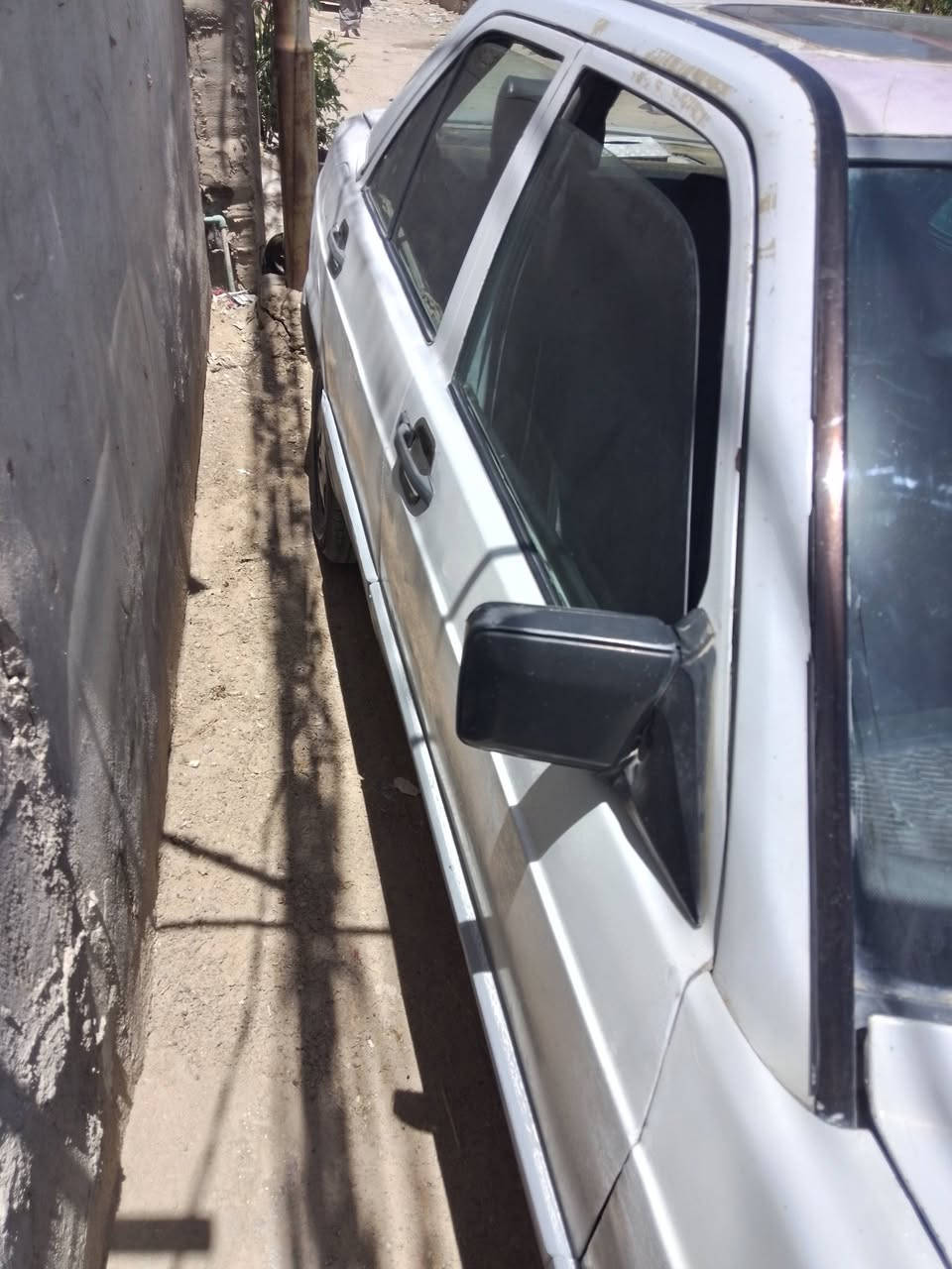 بعد اذن مسؤول الكروب
مارسدس دب موديل ٩١ رقم بغداد حائز ثالث محور محرك ٢٥٠٠
سياره حلوه وجاهزه مراوس باي سياره ***********
