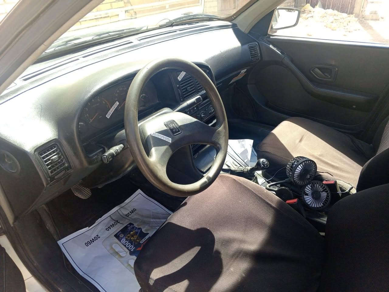 للبيع سيار بيجو ٤٠٥ موديل ٢٠١٢ رقم بغداد وهيه  بميسان 
رقم الهاتف ***********
