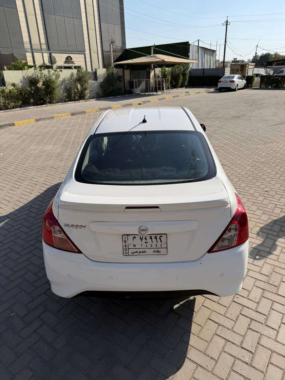 السلام عليكم
سني هندي 2020
ماشية 91 الف كيلو
تحكمات ستيرن شاشة كامرة 
رقم بغداد 
السيارة جداََ نضيفة
 حادثها خلفي جنطة و الجاملغين الخلفية 
السعر ب 109 و بيها مجال
استفسار ***********
مكان السيارة الكاظمية
السياره باسمي
