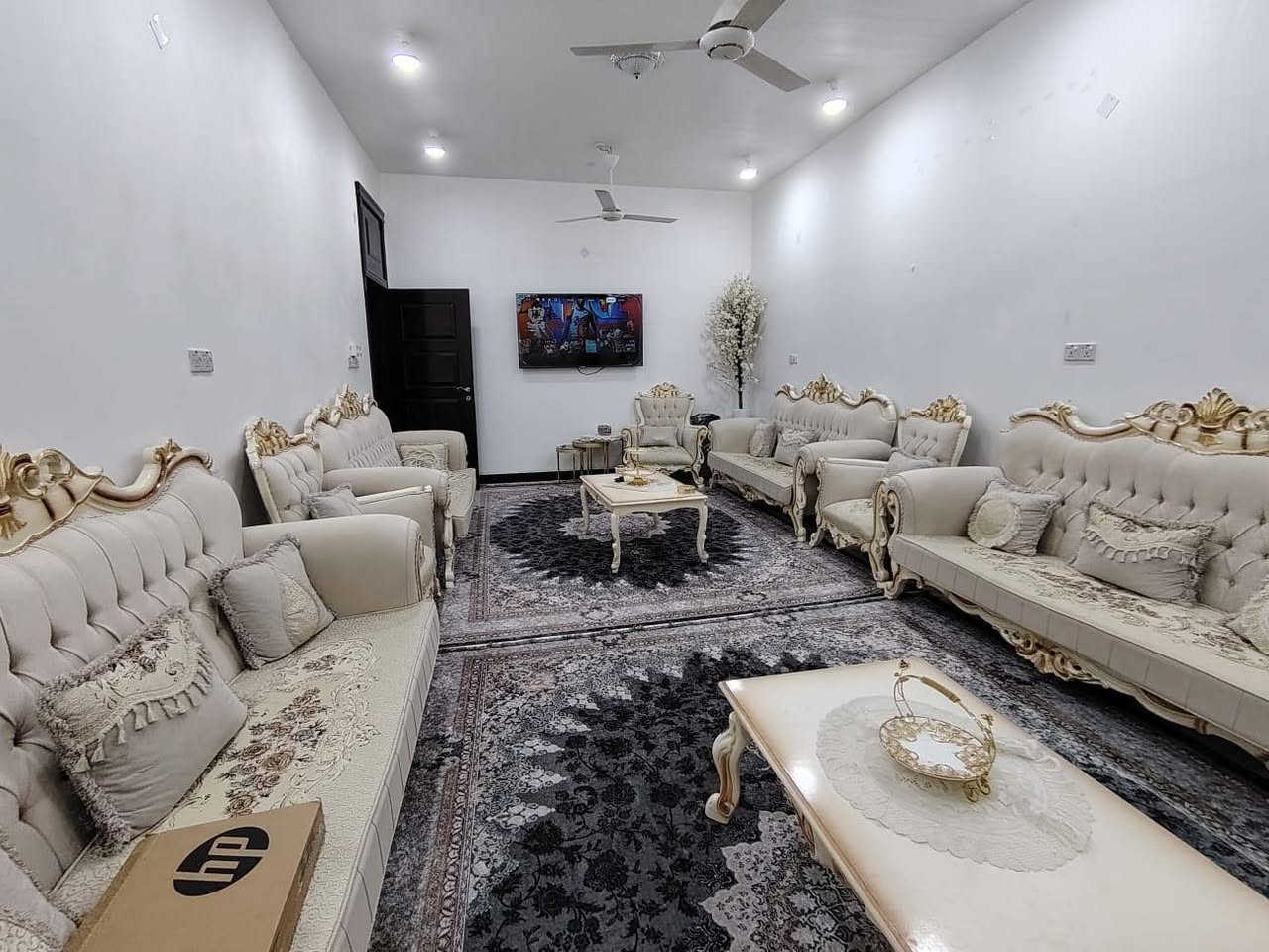 🏡 دار في حي الزهور للبيع 🏡
المساحة 200م طابو صرف
ركن على شارع 20م
سنة البناء 2023
مطلوب للاسكان 45 مليون ونصف
ملاحظة : البيع مع السبالت والكاونتر
طابقين الطابق الثاني فقط صالة وصحيات
(اڪـتب تـمّ يـصلـك الـسـعـر أو مـراجعـة مـكـتب الـمـسـتـشـار)
📞 للاستفسار اكثر:
*********** 
***********

📍 عنوان المكتب: شارع حي المعلمين، قرب مستشفى الصادق الأهلي، مقابل مطعم شام.
