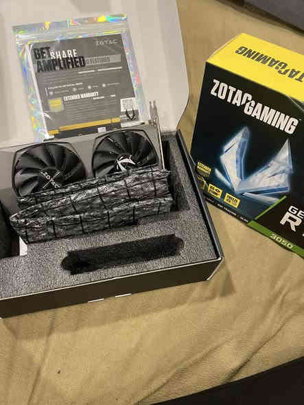 السلام عليكم كارت شاشة RTX 3050 8gb للبيع
الكارت صار الي سنتين من مشتريه بس مستخدمه قليل 
سبب البيع للتجديد 
السعر  200 الف 
مكاني بغداد
للاستفسار 
***********

