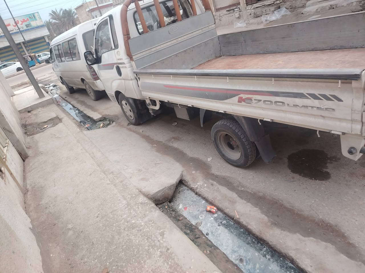 كيه ٢٠ سياره جديده *********** سعر ١٢٢ وبيه مجال بسيط
