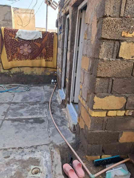 اسلام عليكم بيت للبيع يتكون من طارمه جبيره ومكان الاستقبال ماامبني وحمامات خارجيه وحمام داخلي مطبخ وصاله غرفتين نوم وصطح جبير ينبني بي طابق ثاني بيت زراعي المساحه ٢٢٥ وسند ٢٥ ابو جاسم قريب عله شارع ٦٠ الرقم ***********
