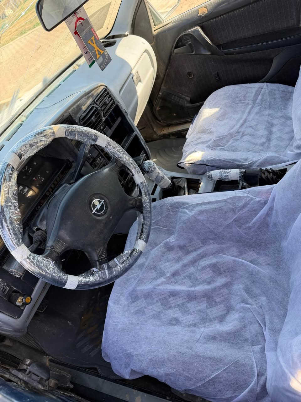 اوميكا موديل 1989 
سنويه مشروع وطني صارله 6 اشهر منتهيه
بطاقه بنزين بيه
شرط تحويل ووكاله
سياره مابيه اي مصرف
ترايك وين متريد
سعره 18 وبي مجال
*********** كركوك, العراق
