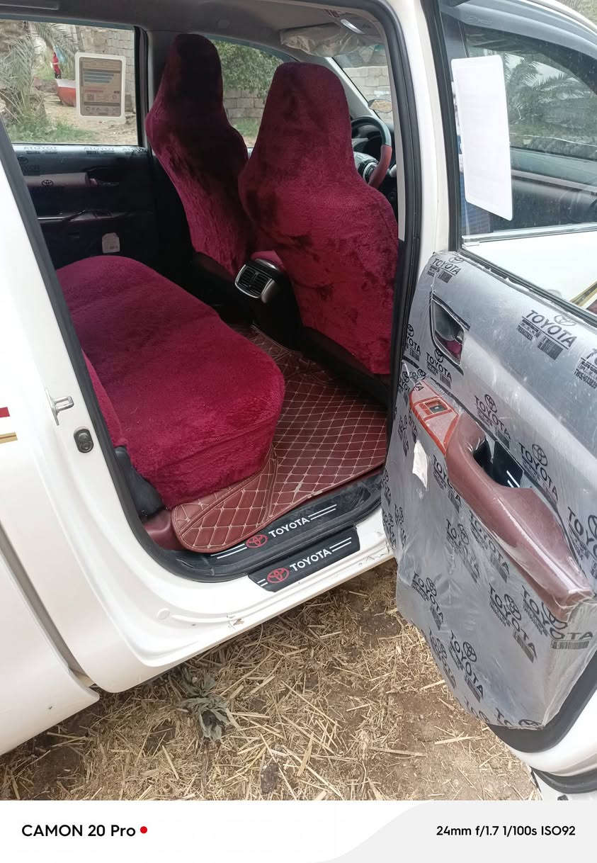 السلام عليكم هايلوكس للبيع موديل 17 فول عده البصمه رقم بغداد مكاني كوت ***********
