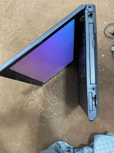 لابتوب لينوفو ثنك باد t530

معالج i5 جيل ثالث نوع m

هارد 464gb 

رام 4gb 

ويندون 10 برو مفعل 

شاشة 15.6 انج ألوانها حلوة 

بطارية جديدة دوم اكثر من ساعة

 بيها مشكلة بسيطة حرف rوg و4و5 نوبات يشكلن ويشتغلن طبعاً ينخصم من سعرها 

مناسبة للالعاب المتوسطة والدراسة والتصفح والبرامج الهندسية واني منصب بيها الاكسل والوورد احدث نسخة 

سعر 140 وبيها مجال للطيبين التوصيل فقط داخل الحبانية

واتساب متوفر فقط ‭***********‬
