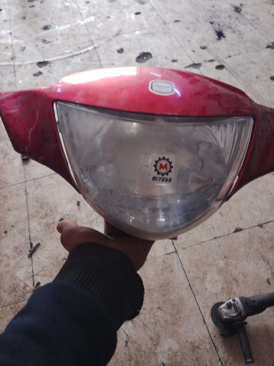 ماكس عدله  نكره سلف كهربايات كامله عداد بانزين اشاير هورن  كلهن شغالات محرك اخرس  
نقصهه لحيه وذيل
بس نكره سلف حر برد 
سعرهه ٢٥٠ قفل 
كربلا بوبيات 
***********
