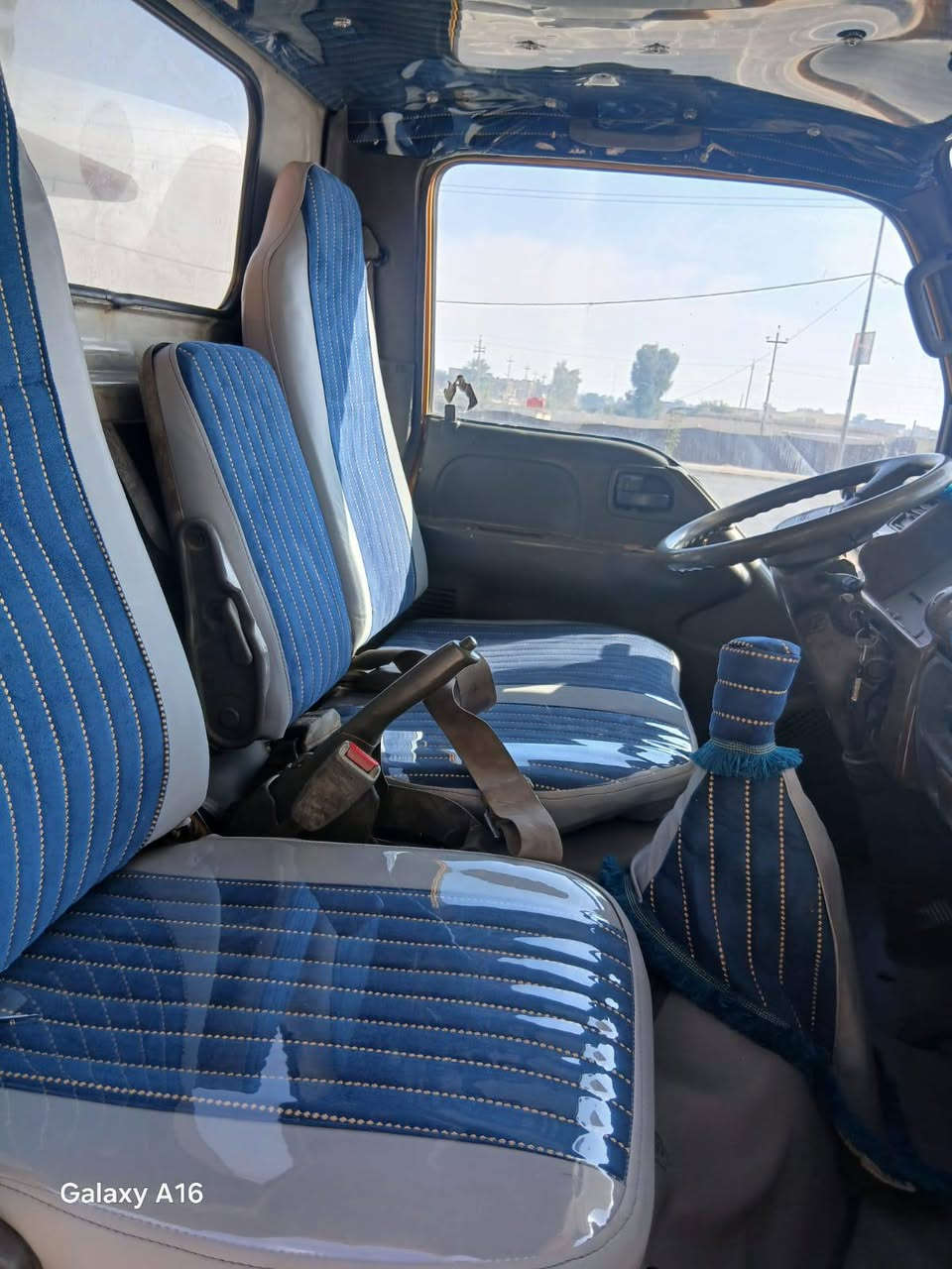 السلام عليكم ازوزه هيدروليك سياره جاهزه من كلشي مابيها نقص برغي مكينه يم ونوزل  ***********
