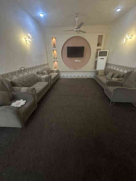 تخم للبيع سعر ٢٥٠ مكان طويريج مليبيج 
***********
