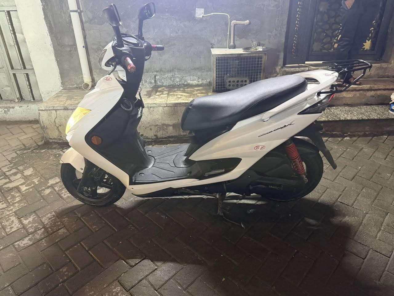 دراجة سكنس لد ياباني كهربائيات كلها شغالة استان حساس
العنوان مدينة الصدر شارع الفلاح قطاع ١٩ مقابيل مختبرات النخبة 
للاستفسار ***********
