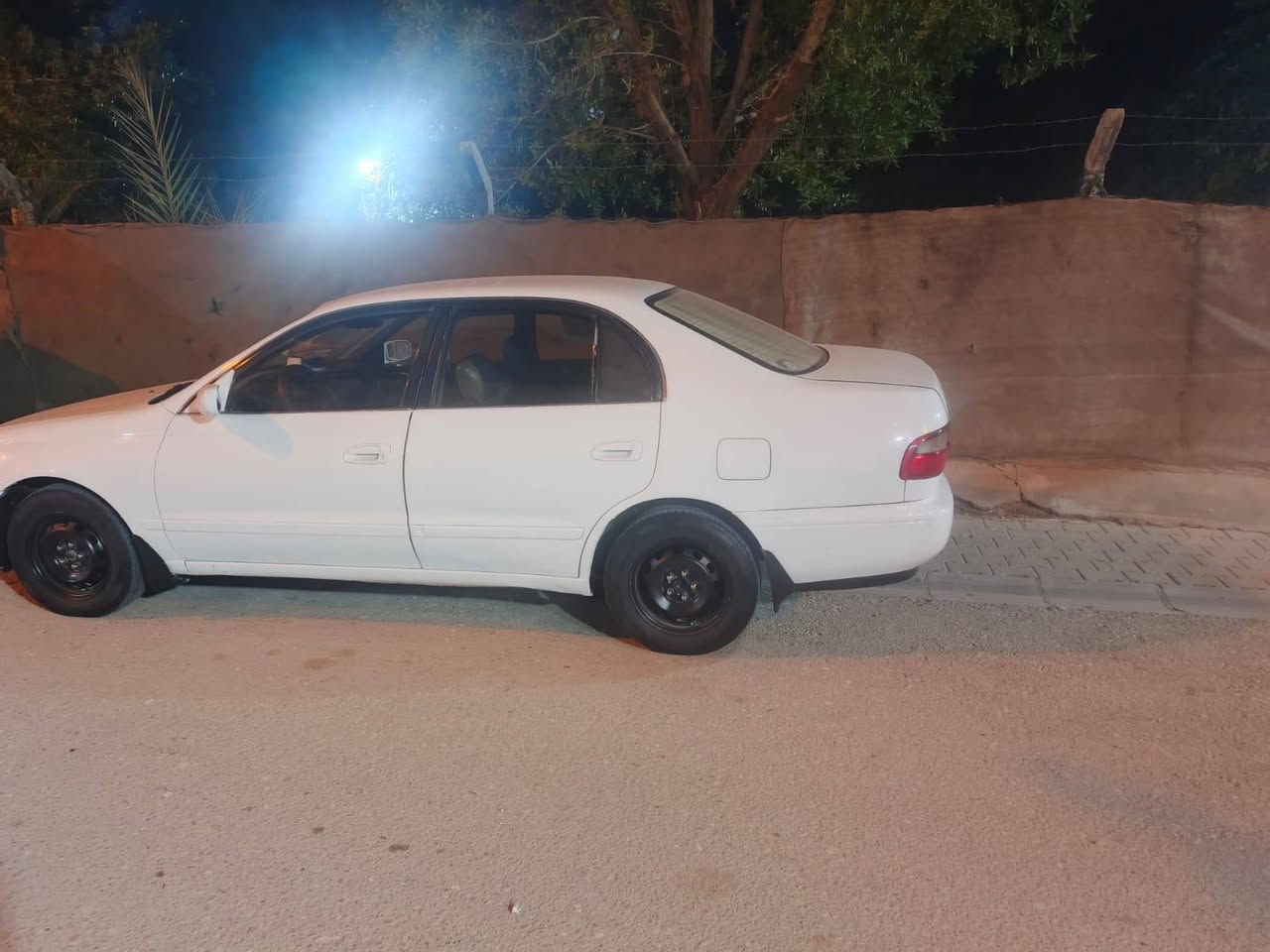 السلام عليكم كرونة موديل ٩٣ جاهزة من كل شي رقم انبار دولي بسمي مداور بالنجف هزة ما ساقطة مكفولة من كص و اصوليات و ضربة قوية مصبوغة عام للجمالية محرك ١٨٠٠ سعرها ٦٠ و بيه مجال للإستفسار الاتصال على الرقم (***********) غير متواجد عالفيس
