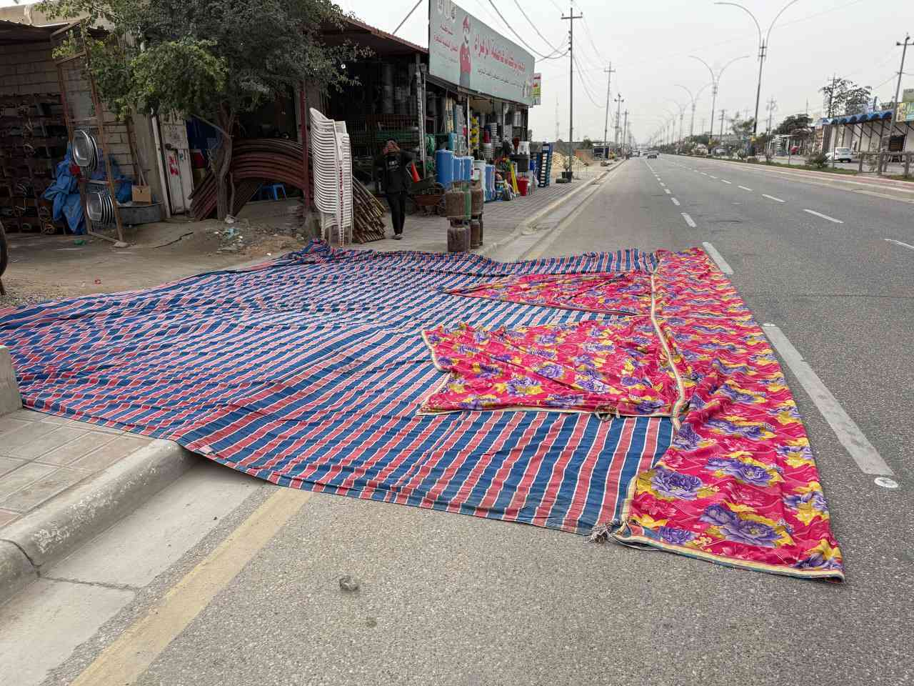 السلام عليكم ورحمة الله وبركاتة
قماش جادر ٩ اقواس للبيع 
للاستفسار الاتصال على الرقم التالي 
***********
