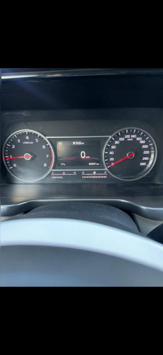 سلام عليكم سورنتو للبيع موديل 2021 خليجي
ماشيه 65 الف 

 سياره سبعه راكب  / مكينه 6 سلندر 

  وسياره موجوده داخل بغداد 

مكينه دوش - 3500   سياره تحتوي على 4 وضعيات قياده 

سياره بدون معجنون فقط اثر حالوب خفيف كلش 4 قماره و 1 بنيد وباب خلفي 3 رصعات 
 
مواصفات سياره  

رقم بغداد  

- بصمه  عدد 2
- تشغيل عن بعد
-جنطه كهرباء 
- مرايات شفط 
- تخم تاير جديد 
- سبع الالوان داخلي 
- ترحيب 
- لايت لد 
_ دواخل بيچي 
- كشن كهربائي 
 - تحكم استيرن  
-  3 قطع تبريد 
- مثبت سرعه 
- بصمه ابواب 
- حساس امامي + خلفي 
- شفتات استيرن
- شاشه لمس تبريد 
- نضام مانع انزلاق 
- شاحنه لاسلكي 
 
سونار موجود داخل منشور 

رقم هاتف ***********
السعر 263 وبي مجال بسيط
