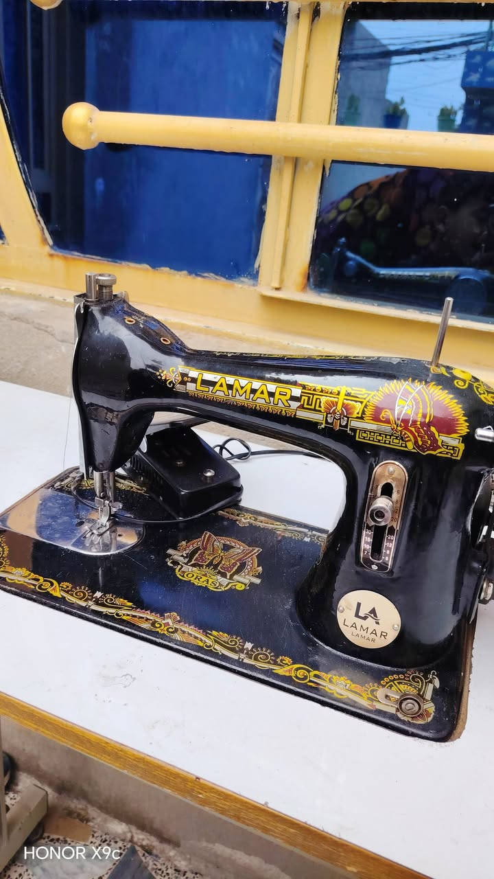 مكينه خياطه نضيفه البيع 75 وبيه مجال مكاني بغداد الحميديه رقم ***********
