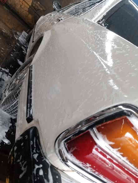 السلام عليكم ورحمه الله وبركاته اخوان كرونه للبيع موديل 80 السياره كلها بلاديه فقط بس حزام مصبوغه 
***********
