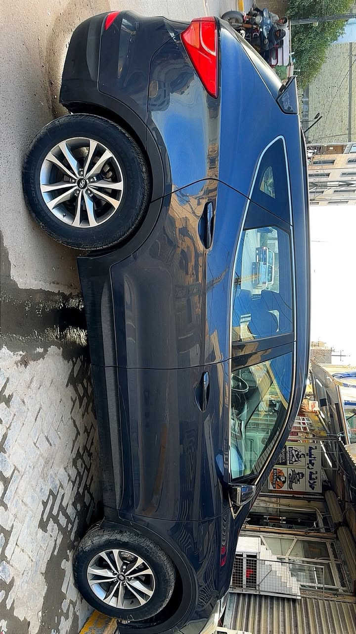 سلام عليكم  سنتافيا ١٦ خليجي
محرك ٤ سلندر 
ماشيه ١٢٠ 
مكفوله من الصبغ بيها مكانين بارد قليل 
السعر ١٦٠
مكاني بغداد اسكان المنصور 
هاتف ***********
