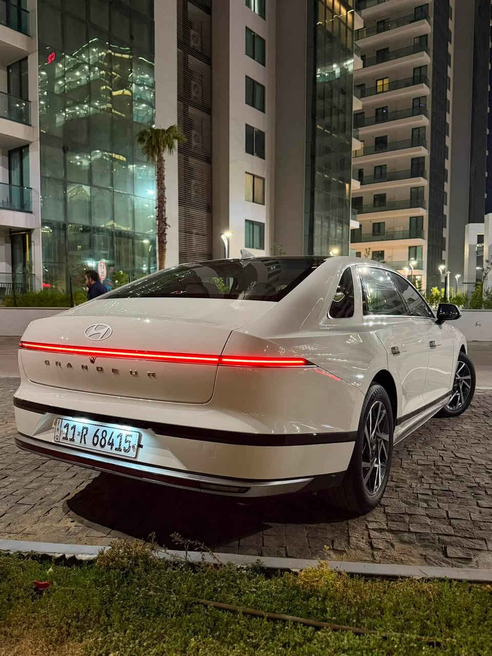 السلام عليكم
للبيع او مراوس
كراند ازيره 2025
ماشيه 7000 km
مغلفه ppf ب 3000$ 
فول مواصفات عدا فتحه و بردات
وارد كوري بانزين اصل 
السياره بدون حادث فقط كلير قطعتين بدون فتح او تبديل
مكانه داودي
***********
