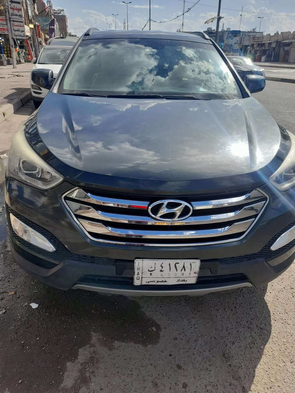 سلام عليكم سنتافيا 2014 امريكي ضربته بابين السايق والي ورا السايق مصبوغه صفحه مال بابين وصارت 5 قطع صبغ بيه  و الجاملغ اليمنه ضربه شبر و الصفحة اليسره كله مصبوغه الباقي مكفول البجم الامامي و الخلفي سياره 4 سلندر مقاعد 5 حجم المكينه 2500 الركاب 5 رقم بغداد و السكن بغداد حي العدل  و سياره ب اسمي مشروع وطني  ماشية 134 و كير و المكينه مكفول تختم تاير جديد سعر السيارة 115 بيه محال حق الجيه رقم الهاتف ***********
