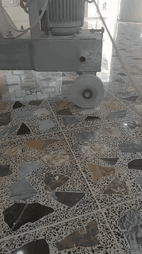 تلميع كاشي عراقي كوكتيل قياس ٤٠ في ٤٠ 
بماده لبودره لايطالي 
***********
***********
