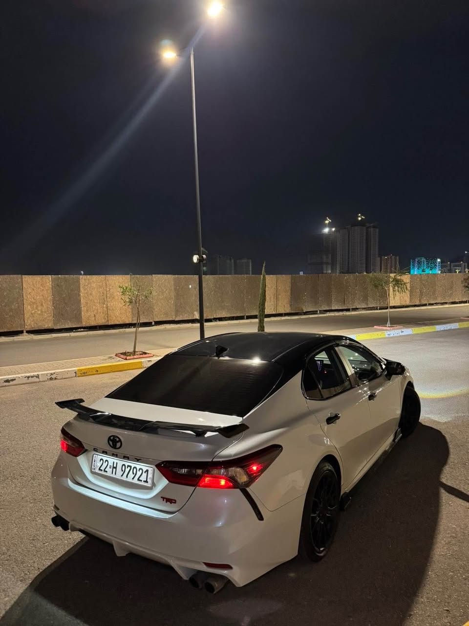 Toyota camry trd 2023                           سةيارةكة بي سبوغ دةعامي لو دةعامي بةشةرت بةس ٣ جيي گچكةي ساردةكوتة بي ناوگرتن بي ارباگ (٢٨هةزار كم ) روية سةيارةكة لةسة دةقي شةريكةي ماية گير و مةچينةو تةبريد و بةناوكردن غةرامة هةموو شتي بةشةرت شوين هةولير *********** أربيل, العراق
