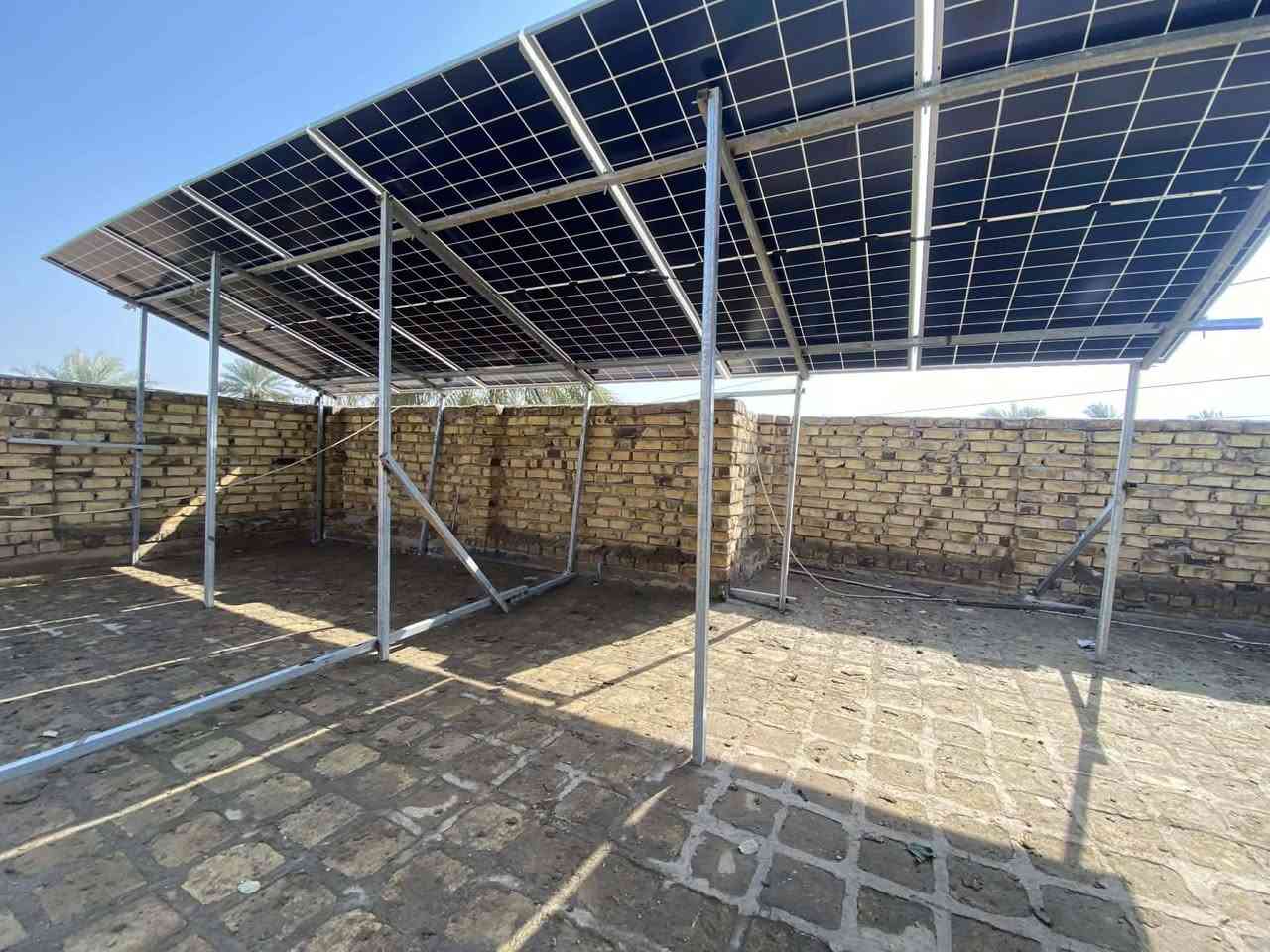 على بركة الله تم تنصيب منظومة الى السيد داوود الشلاه في منطقة العمادية
12 نهاري  -  10 ليلي
مكونات المنظومة:
● انفيرتر ايتل 8 كيلو واط
● بطارية ايتل 10 كيلو واط
● الواح لونجي وجهين 615 واط 
● حديد مغلون مقاوم للصدأ 
● أسلاك وقواطع وجوزات حماية ذات جوده عالية
#احجز_منظومتك_مع_شركة_سنلايت
#ضمان_وأمان_ودقة_في_العمل
للحجز تواصل 
 ***********
***********
