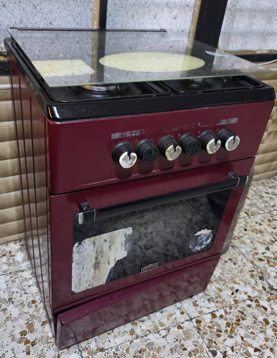 غرفة نوم تركي 8 قطع بيضويه سعرها 550 بدون دوشك
برادات بلون الغرفه 25
مجمده 14 قدم حقيقي تجميدها فول 250 الف 
طباخ جديد كلش نظيف 100 
و الأسعار أن شاء الله بيها مجال 
*********** للتواصل اتصال او واتس اب
مكاني ضباط الملحانيه
