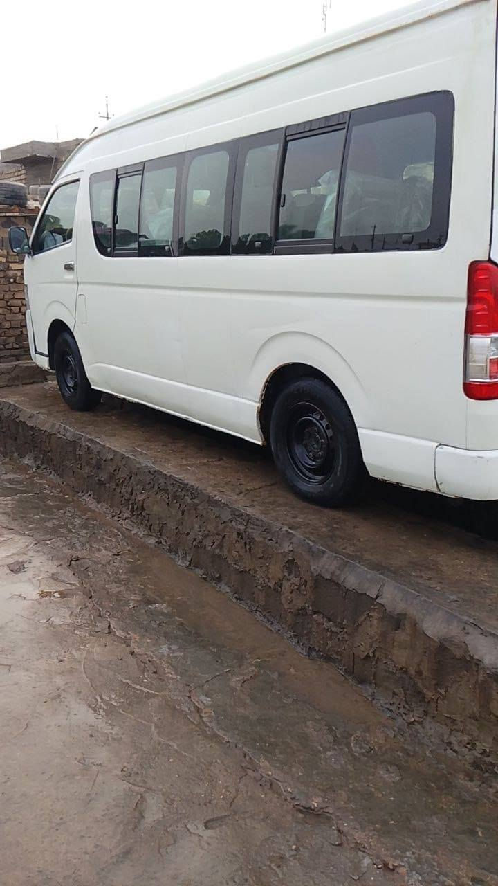 سلام عليكم هايسه موديل 2009كير وكسن ومكينه مكفول 
تخم تير وصدر مامي وخلفي وكهربيات خير من الله 
منضومه غاز وسيبيه ودرع وباب كهربائي شاشاه وساستم سماعات دوشمه عام تبريد خير من الله 
رقم بصره نكليزي مصفره هيه وضريبه وغرامات 
سياره مصبوغه عام متجايه السعر 140وبيه مجال حك الجيه 
مكان بغداد مدينه الصدر 
***********
