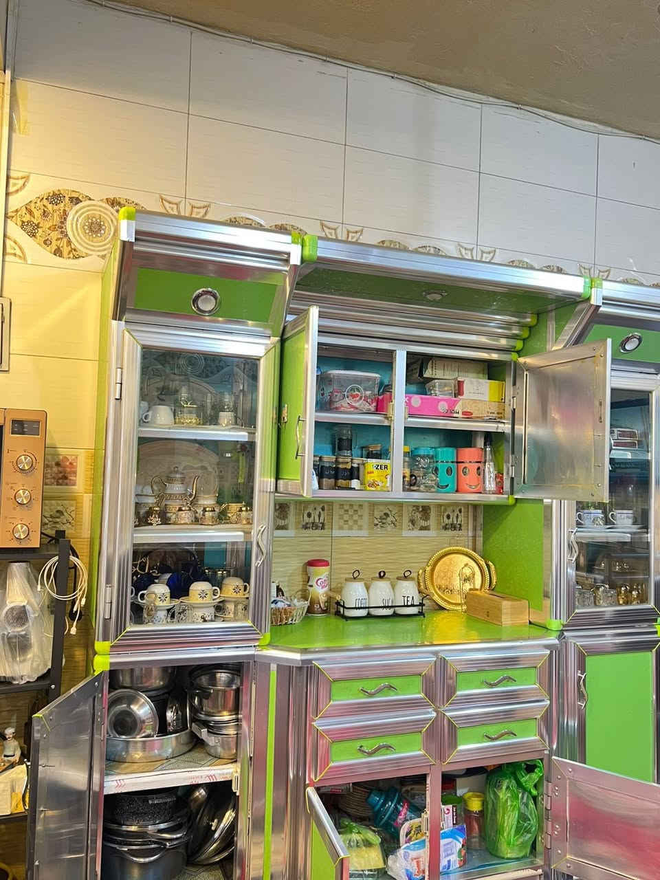 السلام عليكم غراض للبيع كاونتر اخو جديد الامنيوم الاصلي ب400 وبي مجال وجربايه ب50 وبيه مجال نقص بس تاج مالته وميز طعام ضرر بلكراسي ثنين ويتصلحن الميز كلش نضيف 100قفل


**إذا كنت صاحب هذا الإعلان وتريد حذفه لأي سبب، رجاءا أرسل رسالة إلى الدعم الفني**