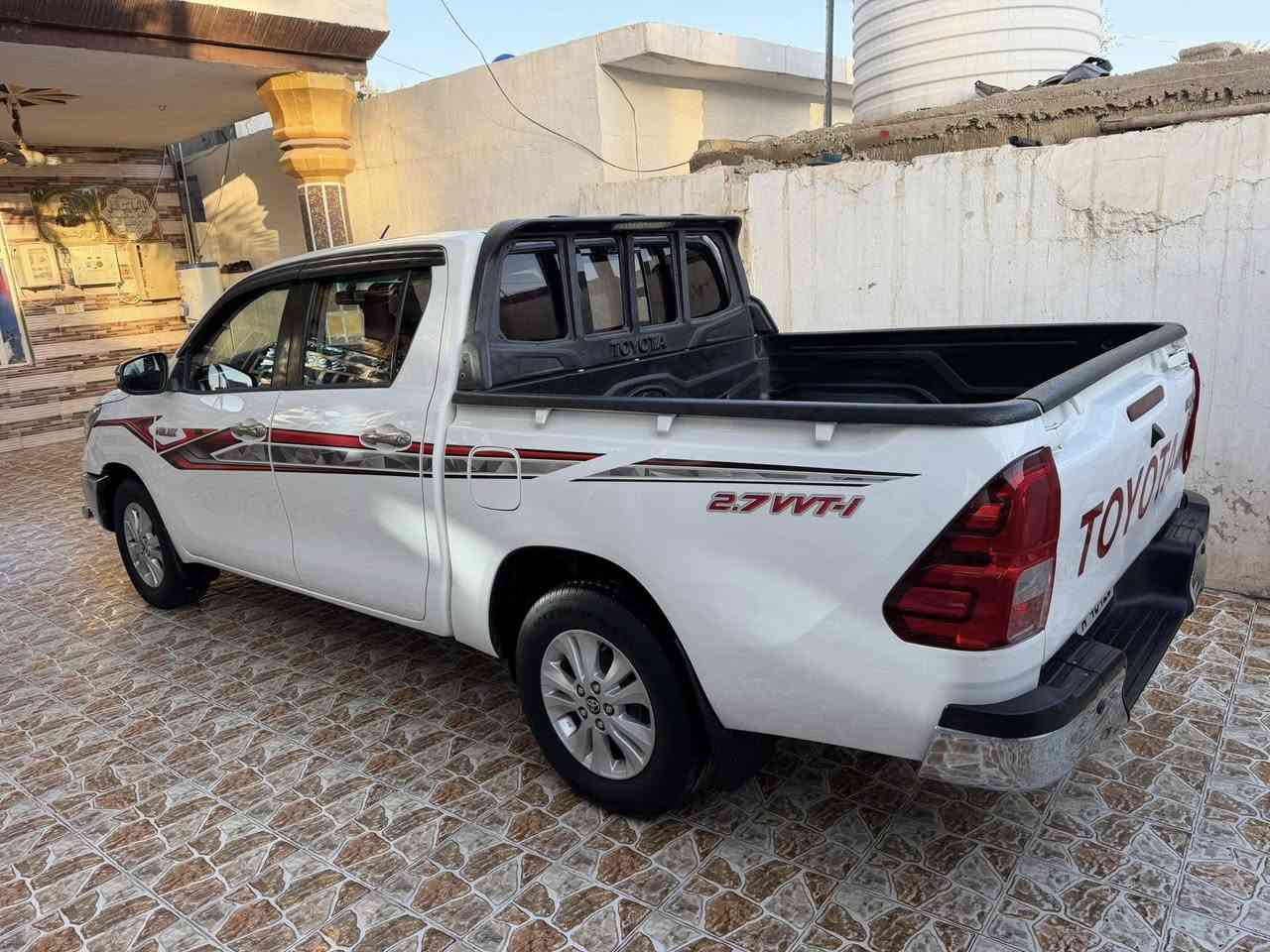 السلام عليكم لل بيع بيكم هايلوكس اوتوماتيك موديل 2016 (شركة ساز) مكفوله كفاله عامه وسونار بلصور رقم بغداد دولي بسمي محرك 2700 شرط كفاله سيارا جديده بمعنى الكلمة صدر امامي خلفي جديد تبريد تدفئة شغالات تبريد ثلج دوشمه ارضيه وكشنات جديده كاعيات جدد  سع ر 235 بيها مجال العنوان ديالئ رقم الهاتف ***********
