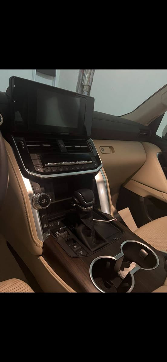 مكلف بل نشر.   مكلف بل نشر.  مكلف بل نشر 
التفاصيل 
تويوتا جكسارة موديل ٢٠٢٥ كلين ماشيه ١١ الف 
السعر ٧ دفاتر و ٢٥ ورقه قفل 
مكانها القريه الامريكيه طريق شقلاوة اربيل 
موبايل *********** الاتصال نهارا
