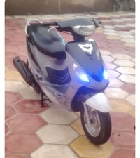 دراجه ماكس للبيع الشراي يجي ع ال وتساب او يتصل 07835750814