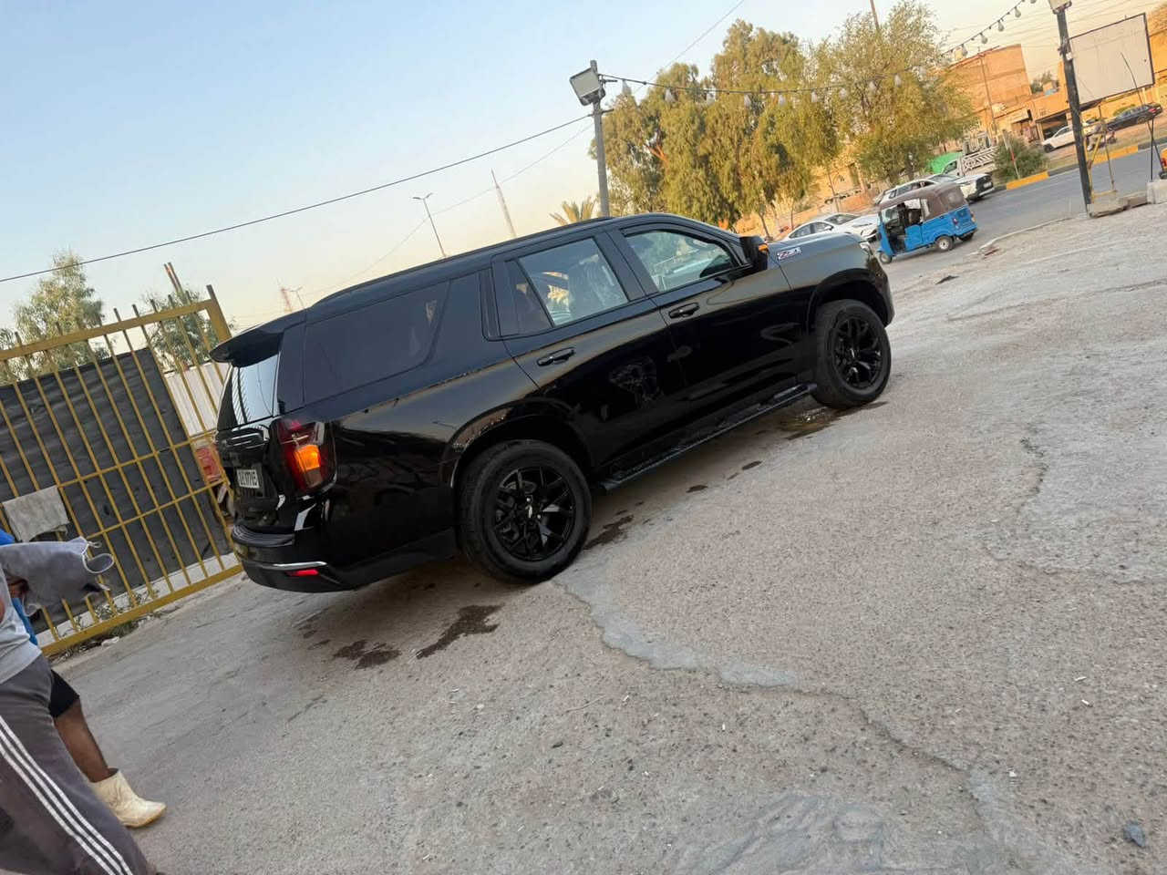 نوع السيارة : تاهو  Z71 امريكي كلين

الفئة الرياضية بلتاهو 

موديل السيارة :2022  

رقم السيارة : اربيل تحويل مباشر 

المسافة المقطوعة:62.000 

حجم المحرك : V8 5.3 مكفول من اي فتح 

مواصفات: Z71 فول عده الفتحه  

بصمةً تشغيل و بصمة ابواب 

تشغيل عن بعد 

كراسي جلد اسود كهربائي VIP

كراسي خزن وضعيات 

كراسي تدفئة 

كراسي خلفيه ايضا تدفئة 

دفع رباعي 4*4

العداد  دجتال إلكتروني 

سستم سماعات Bose

كاميرا 360 / 5كاميرات بدقة عالية 

صندوق كهربائي 

رادار مانع تصادم امامي 

رادار خروج عن المسار 

رادار نقطة عمياء 

رادار خلفي 

شاحن لاسلكي للجوال 

ستيرن كهربائي 

ستيرن تدفئة 

حساسات أمامية خلفية 

لايت زينون LED

تحكات كهربائية كراسي خلفية 

اوتو ستوب توقف تلقائي

بريك كهربائي 

السياة كلها مغلفه بي بي اف درجى اولى 
بي ضمان 10 سنوات 

سيارة بيها بعد مواصفات عديدة 

: السيارة كلين تايتل  حادثه دعاميه خلفيه ونفسه اني صبغته ورجعته وموجوده صور الحادث 

‼️السعر علق بتم يجيك السعر بالخاص ‼️

📍مكان السياره بغداد البلديات 

📞رقم صاحب السيارة ***********
