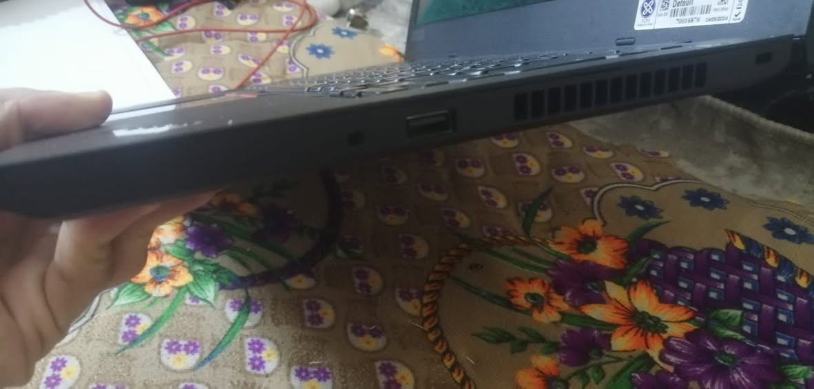 سلام عليكم
حاسبه لينوفو

1- شاشه لمس

2- دبل بطاريه

3- كيبورد ضوئي كامل ملحقات

CORE i7 -4

5- رام 16 SSD

6- ذاكرة 512

الابتوب كلش نظيف انظف من الصور 

سعر 375 ألف 

 

مكان كركوك 

وشراي يجي ويدلل 

للستفسار اتصل 

احمد جبار : ***********
