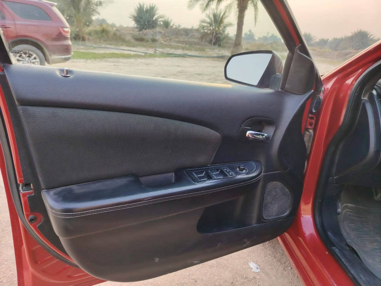 دوج افنجر 2014للبيع  سياره جاهزه محرك جديد سعر مناسب رقم الهاتف ***********
